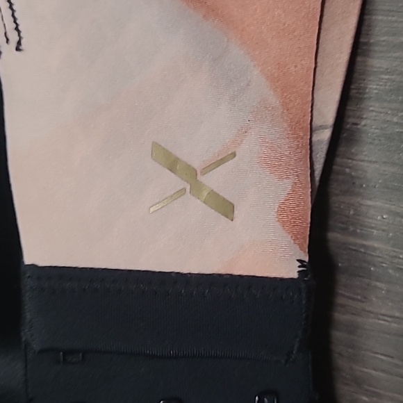 Knix bra, wing woman , size 7, tropical print - Picture 2 of 3